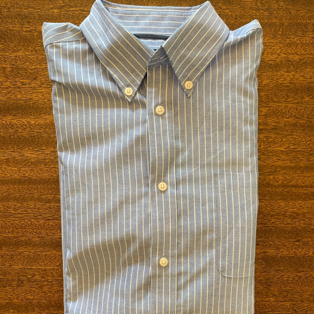 Docker’s button down